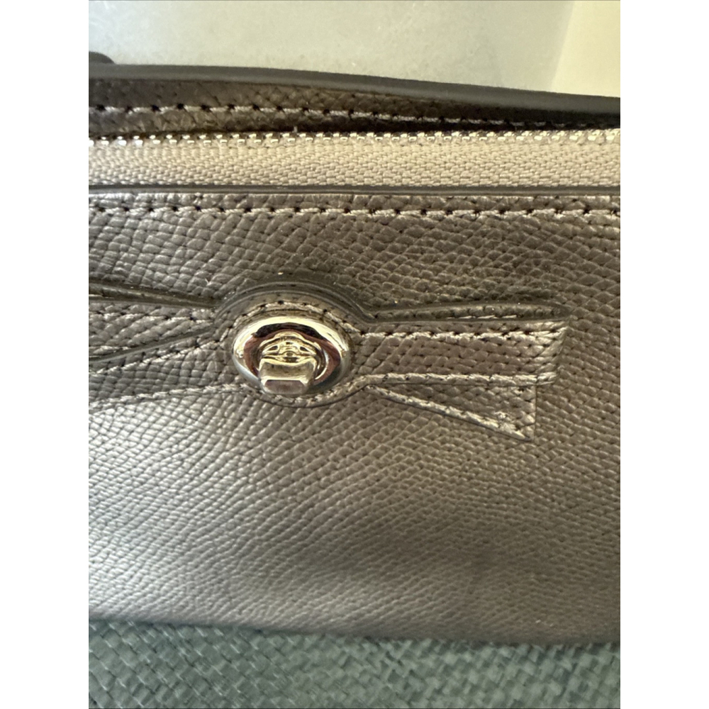 COACH Corner Zip Leather Wristlet Handbag Small Metallic Silver Bow 6”x 4” - Picture 2 of 6